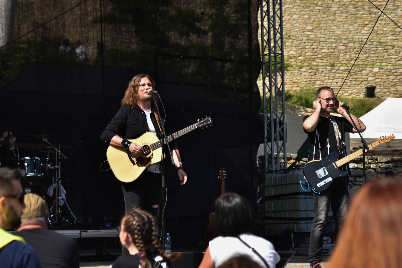 Rybičky 48 oslavily dvacetiny doma, popřáli jim Voxel či Imodium