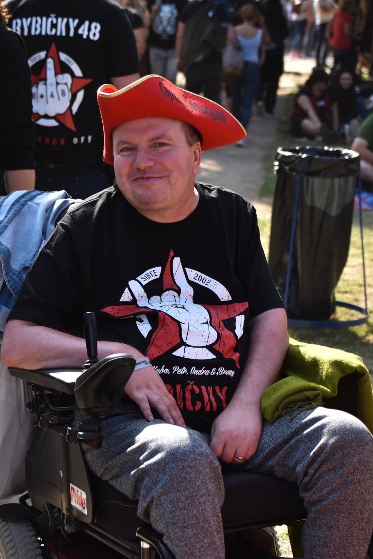 Rybičky 48 oslavily dvacetiny doma, popřáli jim Voxel či Imodium