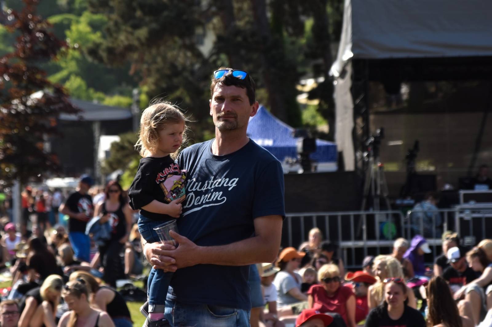 Rybičky 48 oslavily dvacetiny doma, popřáli jim Voxel či Imodium