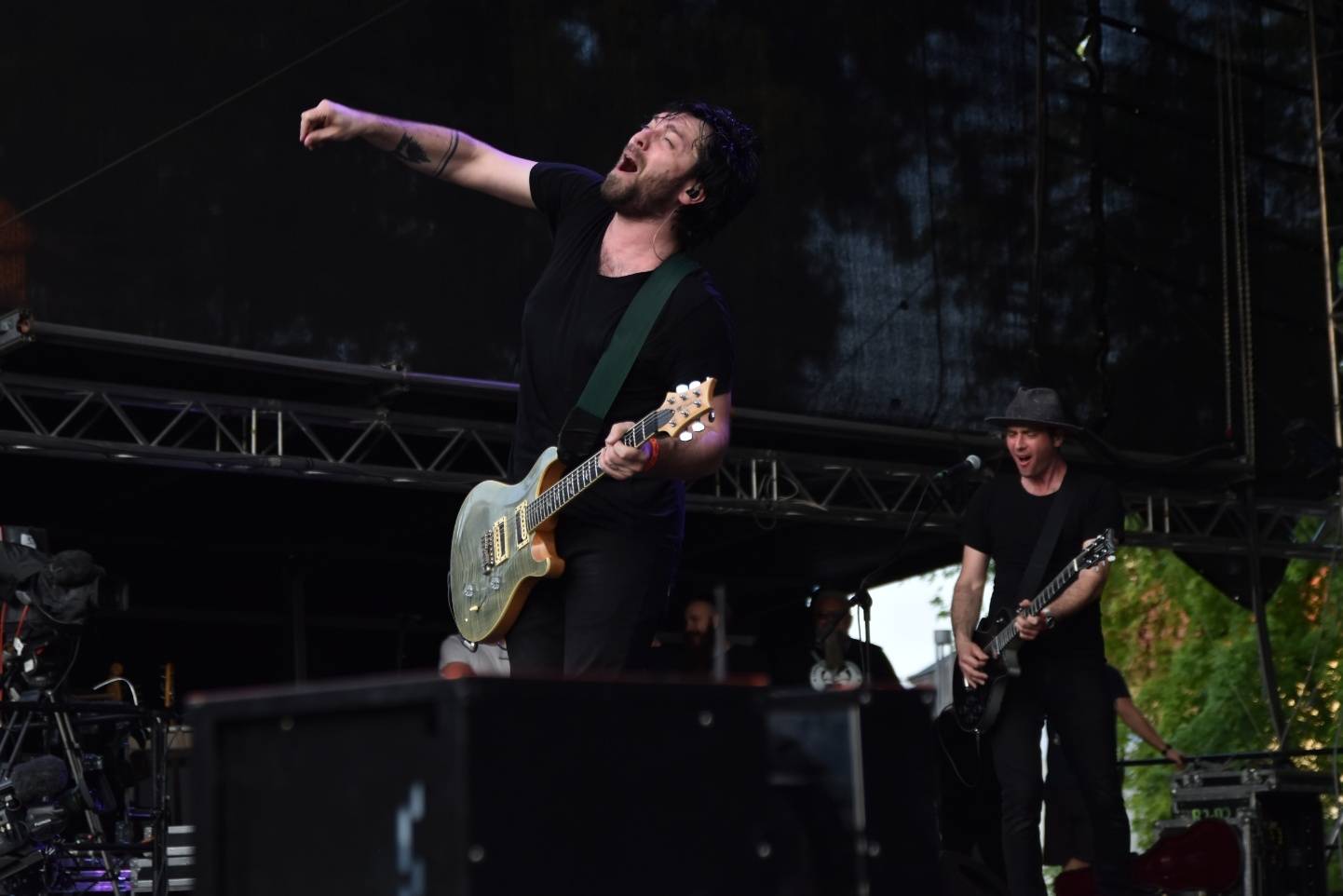 Rybičky 48 oslavily dvacetiny doma, popřáli jim Voxel či Imodium