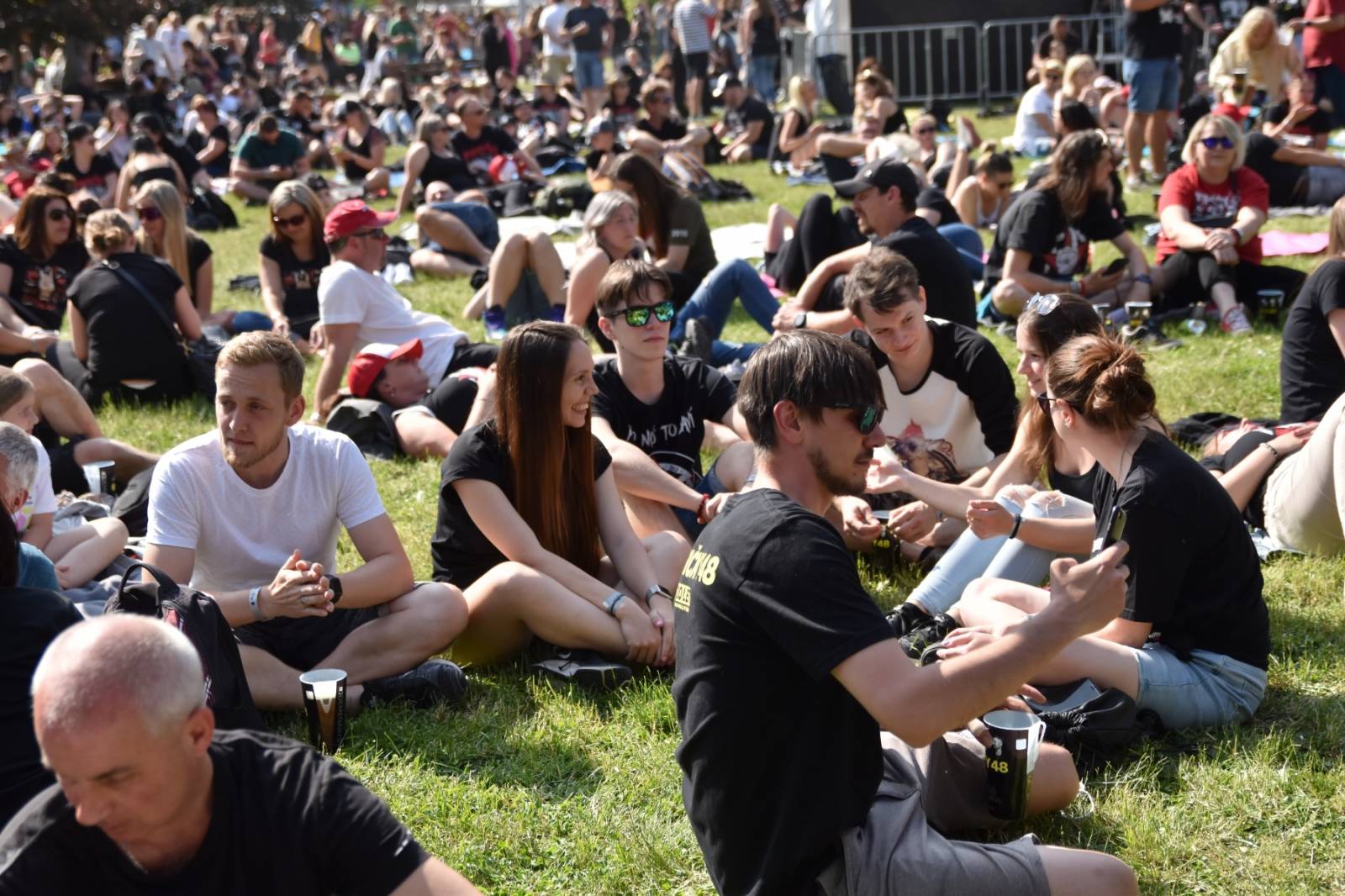 Rybičky 48 oslavily dvacetiny doma, popřáli jim Voxel či Imodium