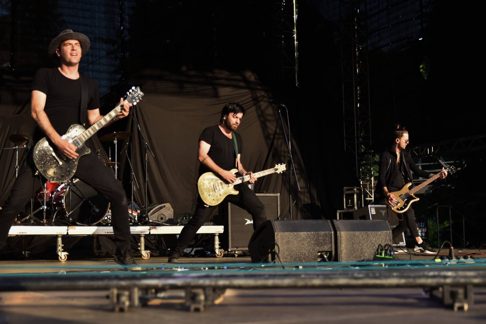 Rybičky 48 oslavily dvacetiny doma, popřáli jim Voxel či Imodium