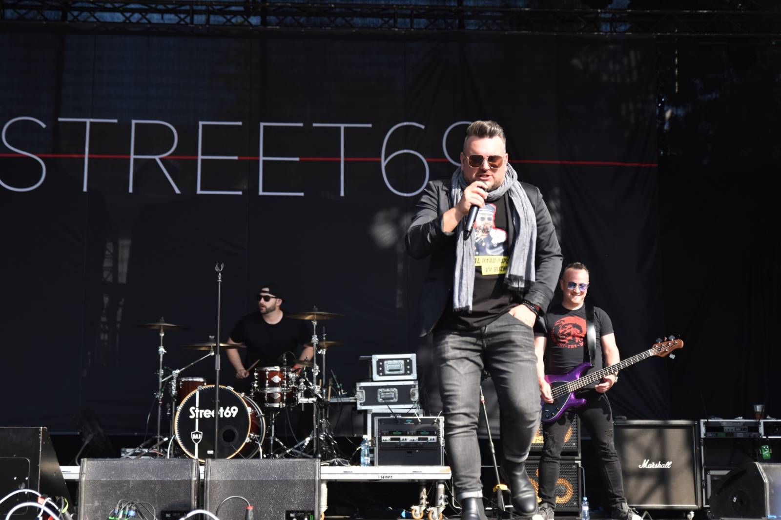 Rybičky 48 oslavily dvacetiny doma, popřáli jim Voxel či Imodium