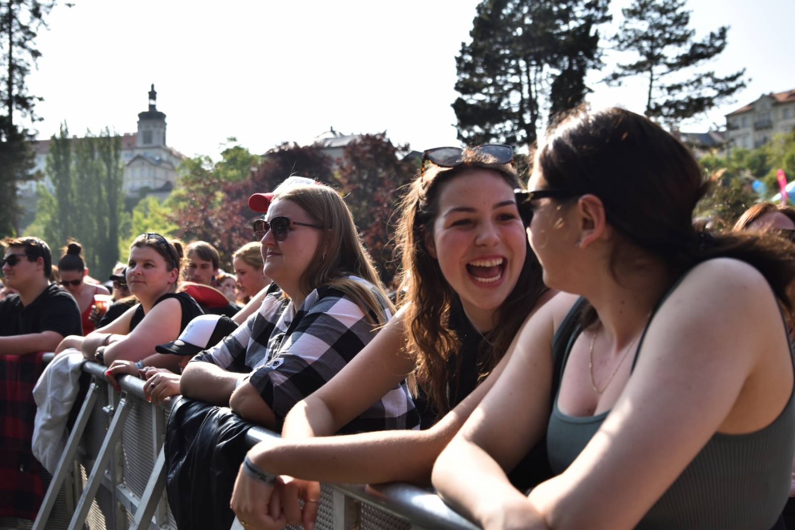 Rybičky 48 oslavily dvacetiny doma, popřáli jim Voxel či Imodium