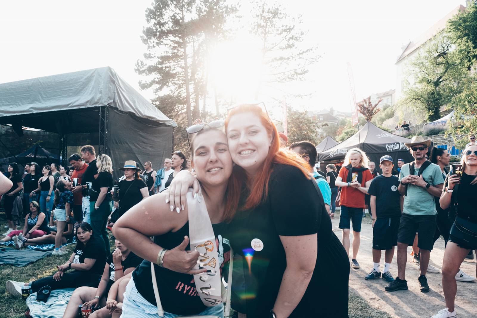 Show plná ohňostrojů a pyrotechniky. Rybičky 48 to rozbalily doma v Kutné Hoře