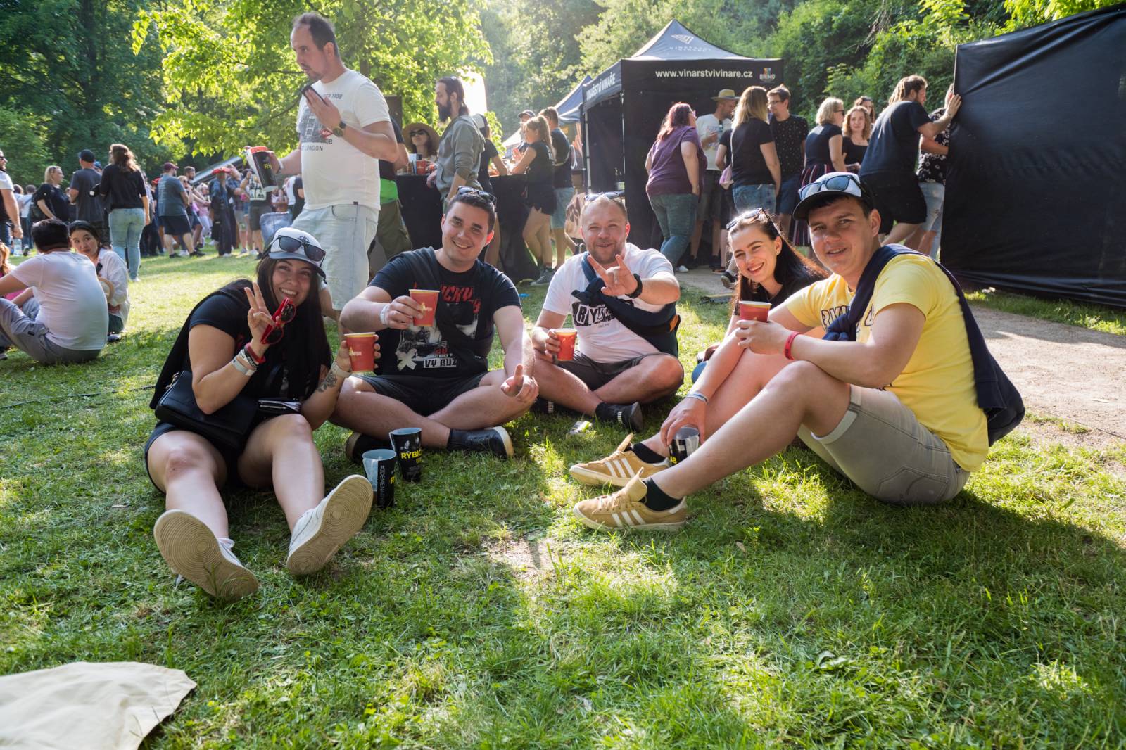 Show plná ohňostrojů a pyrotechniky. Rybičky 48 to rozbalily doma v Kutné Hoře