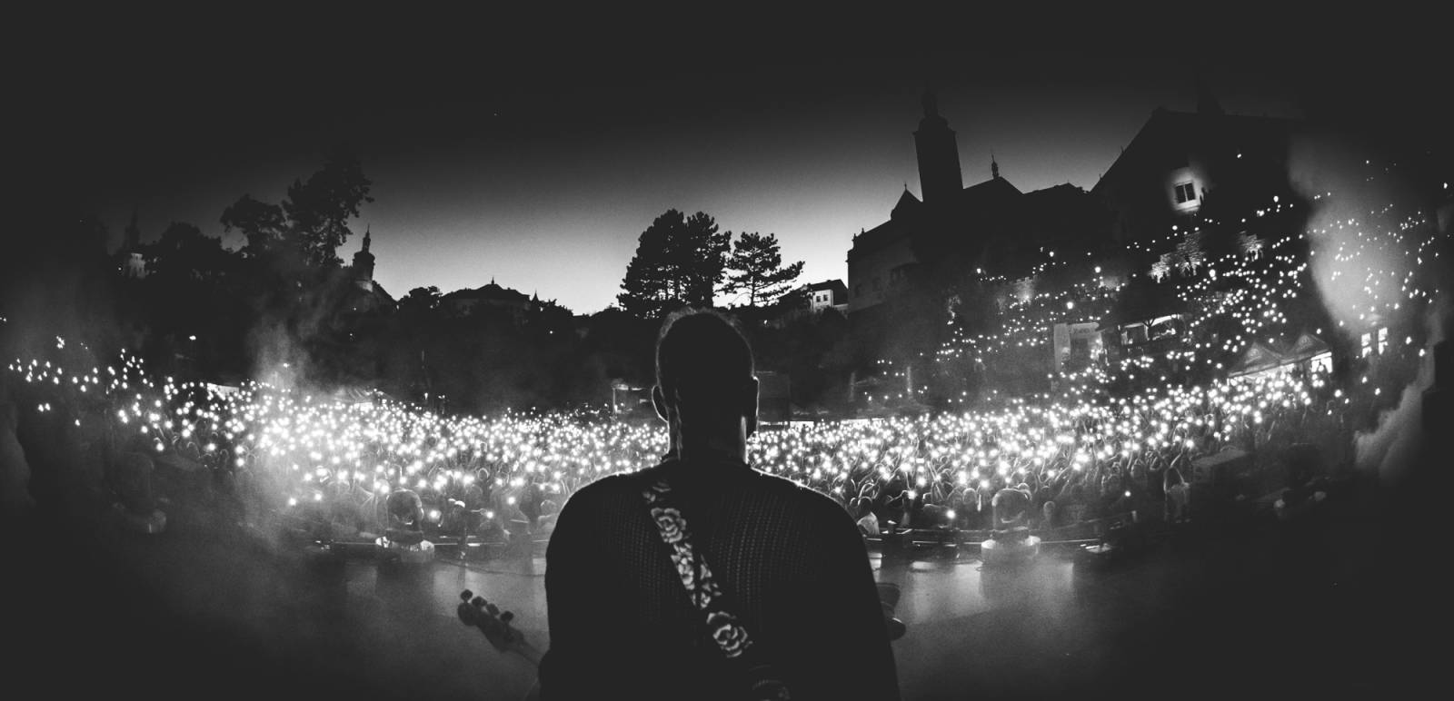 Show plná ohňostrojů a pyrotechniky. Rybičky 48 to rozbalily doma v Kutné Hoře