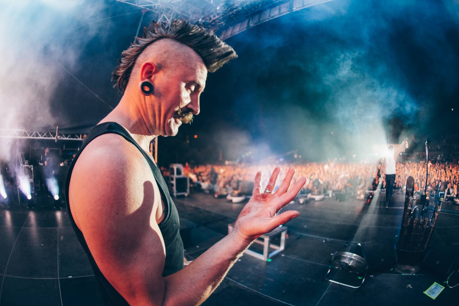 Show plná ohňostrojů a pyrotechniky. Rybičky 48 to rozbalily doma v Kutné Hoře