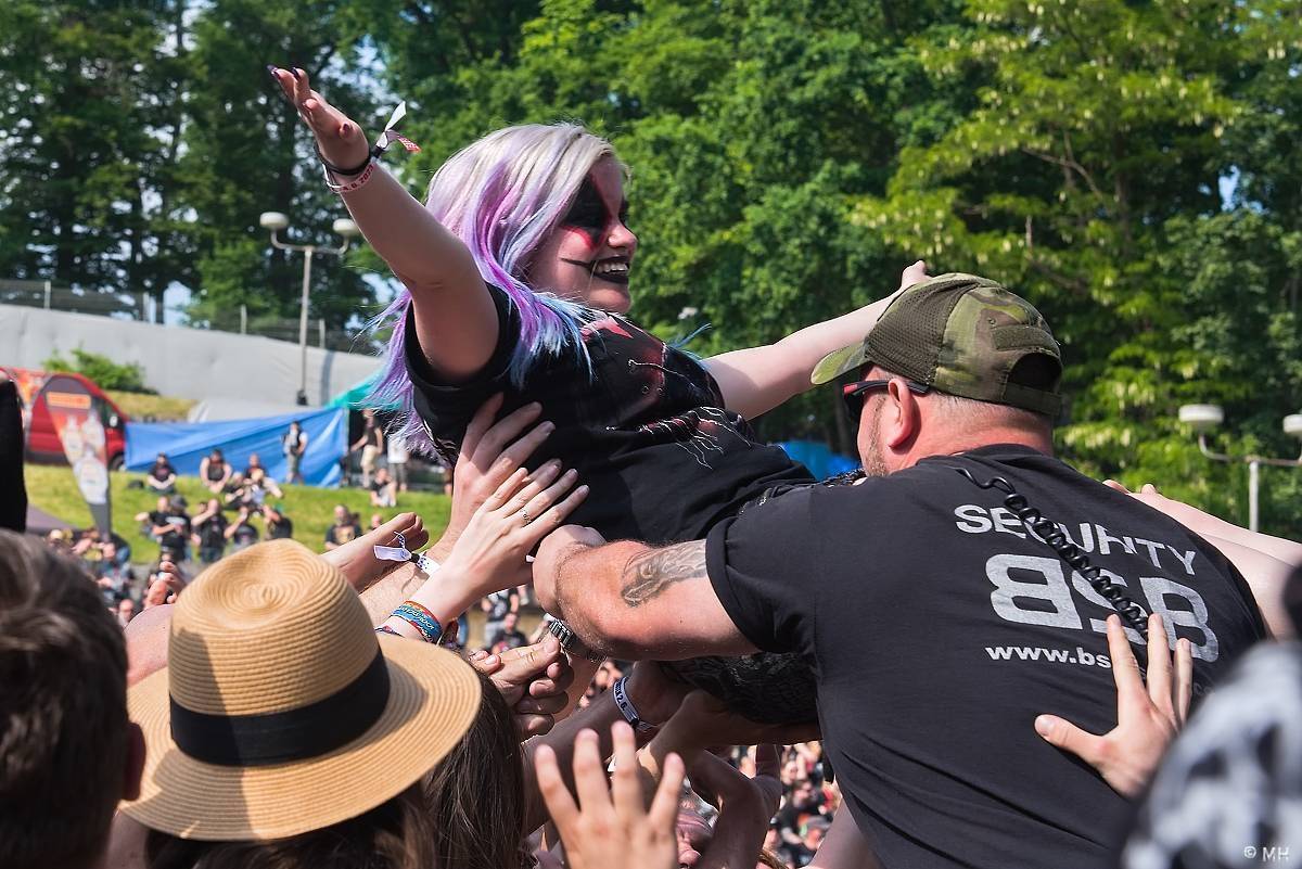 Plzeň se oblékla do černého. První den Metalfestu ovládli Avatar a Arch Enemy