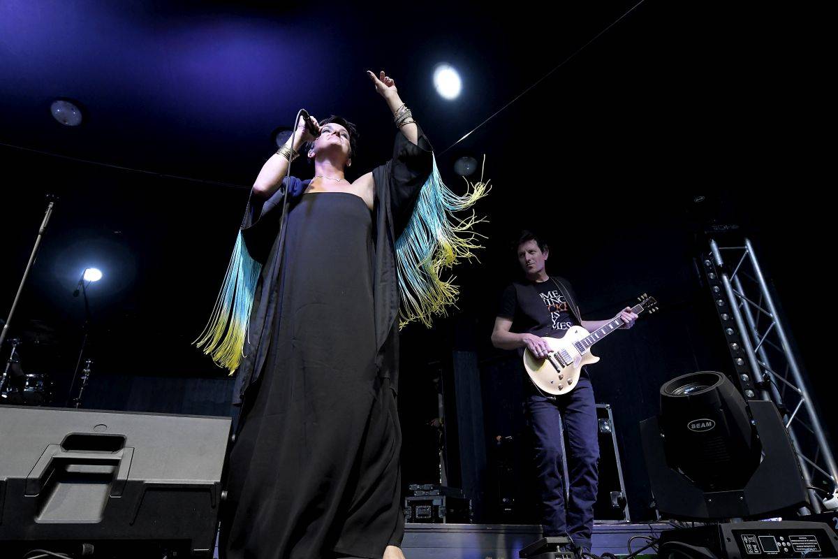 Kosheen zahájili turné po Česku, fanoušky bavili v Riegrových sadech