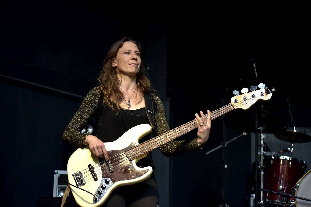 Kosheen zahájili turné po Česku, fanoušky bavili v Riegrových sadech