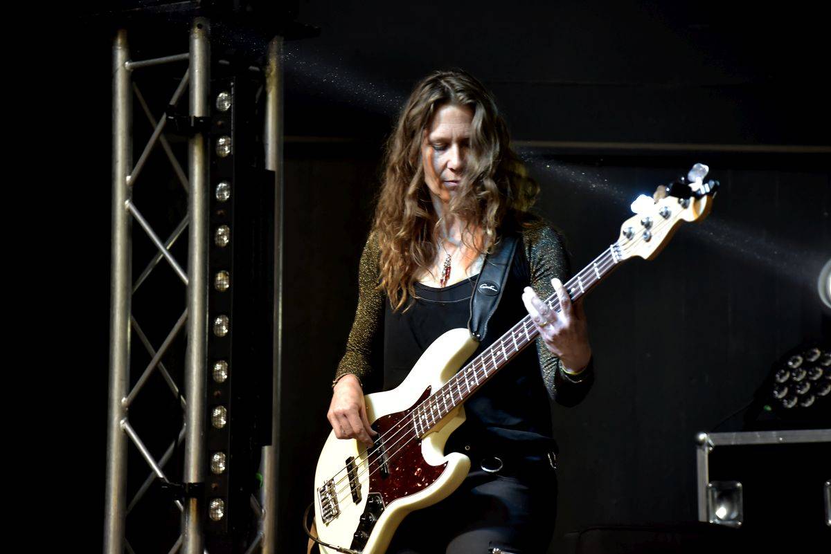 Kosheen zahájili turné po Česku, fanoušky bavili v Riegrových sadech