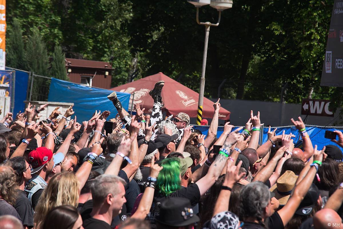 Druhý den Metalfestu kázali Powerwolf, rozjeli to také Korpiklaani a Turmion Kätilöt