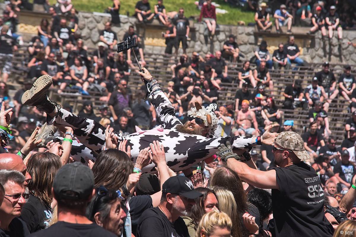 Druhý den Metalfestu kázali Powerwolf, rozjeli to také Korpiklaani a Turmion Kätilöt