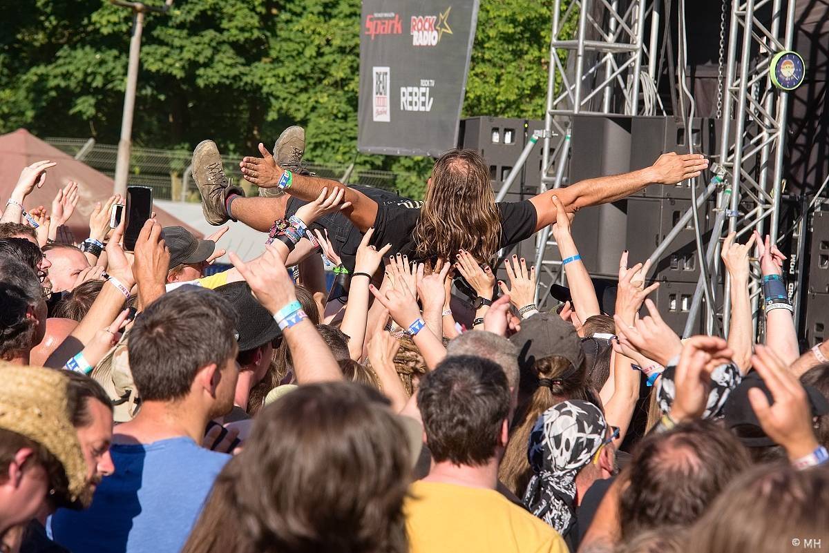 Metalfest uzavřeli Behemoth, vystoupili také Ensiferum či Testament