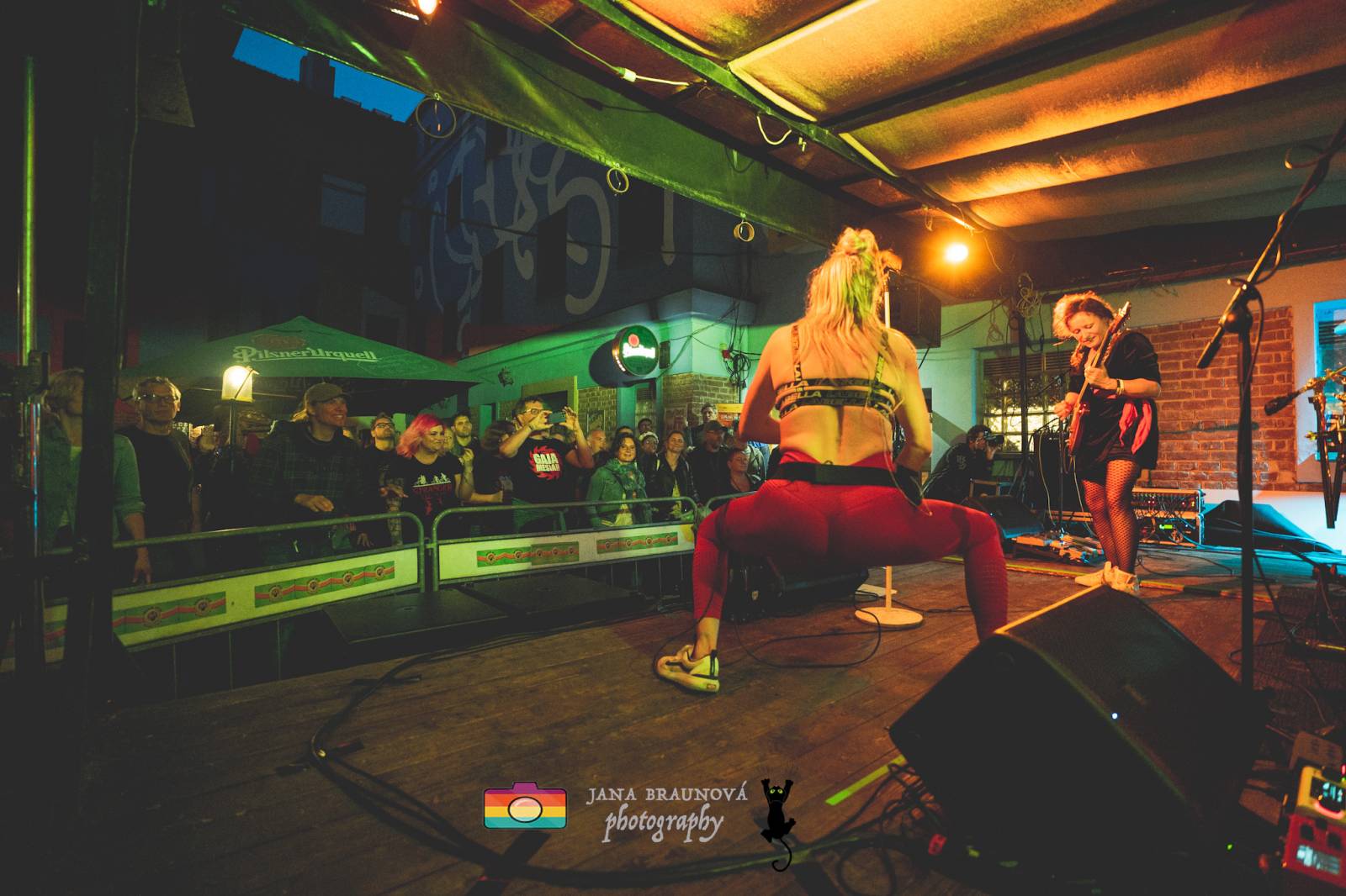 Gaia Mesiah zavítala do Plzně, odehrála energickou a divokou show