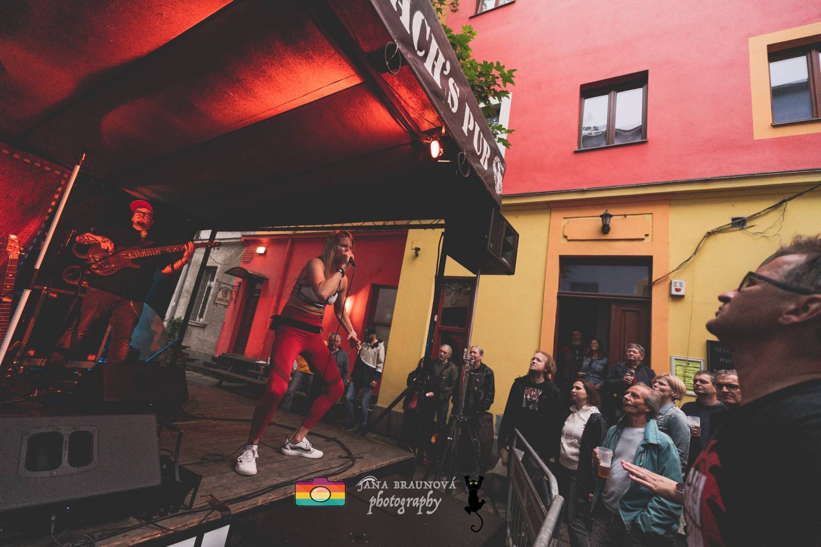 Gaia Mesiah zavítala do Plzně, odehrála energickou a divokou show