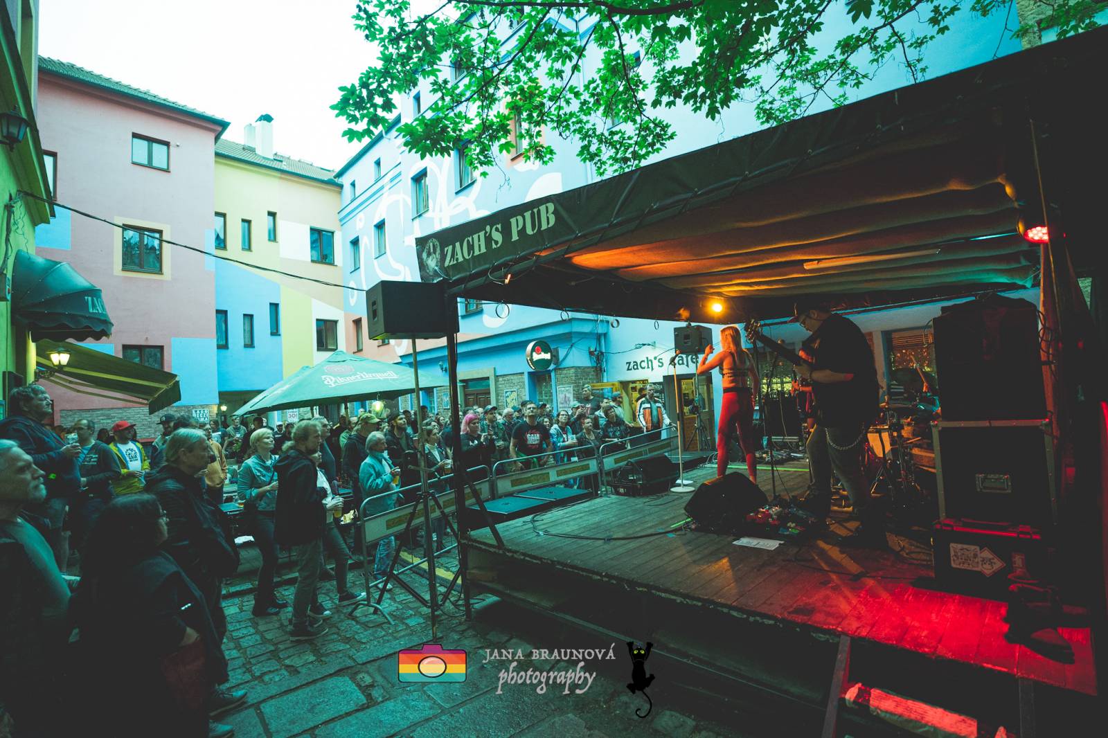 Gaia Mesiah zavítala do Plzně, odehrála energickou a divokou show