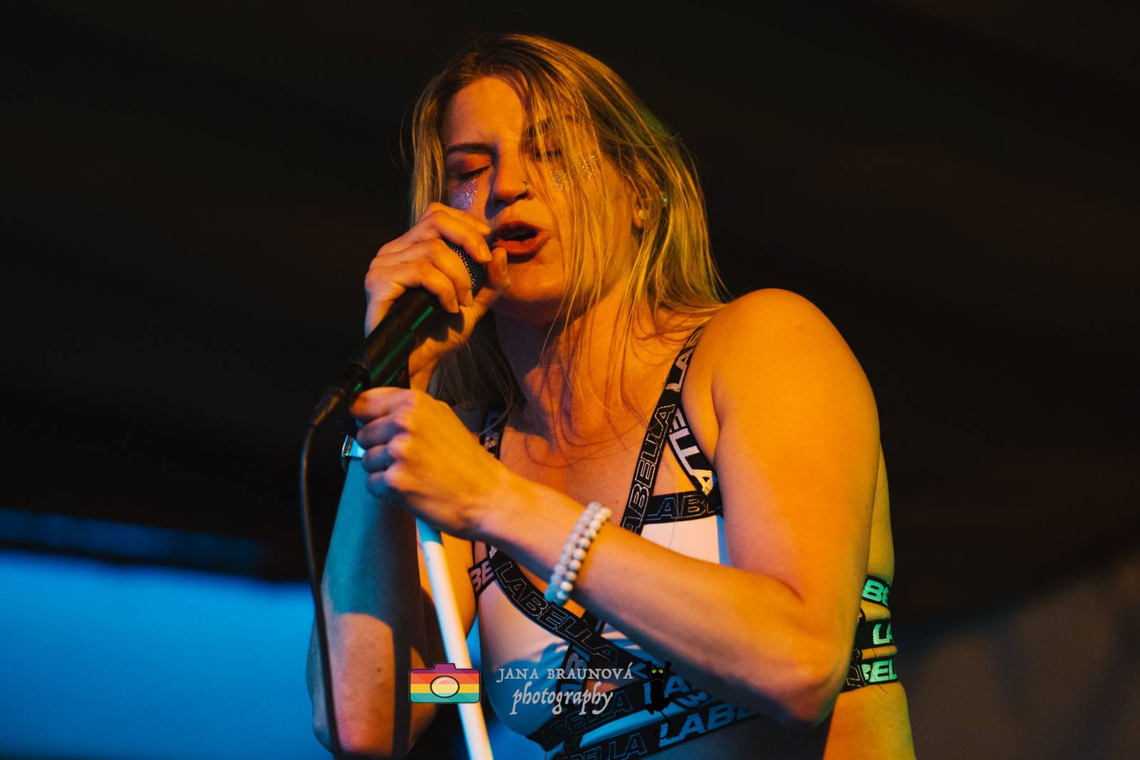 Gaia Mesiah zavítala do Plzně, odehrála energickou a divokou show