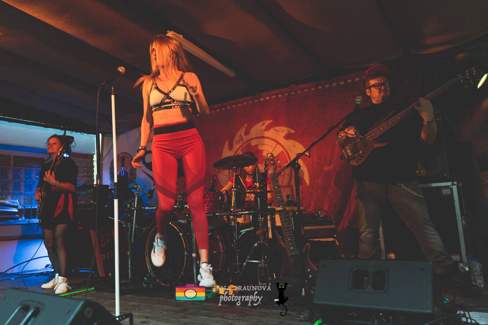 Gaia Mesiah zavítala do Plzně, odehrála energickou a divokou show