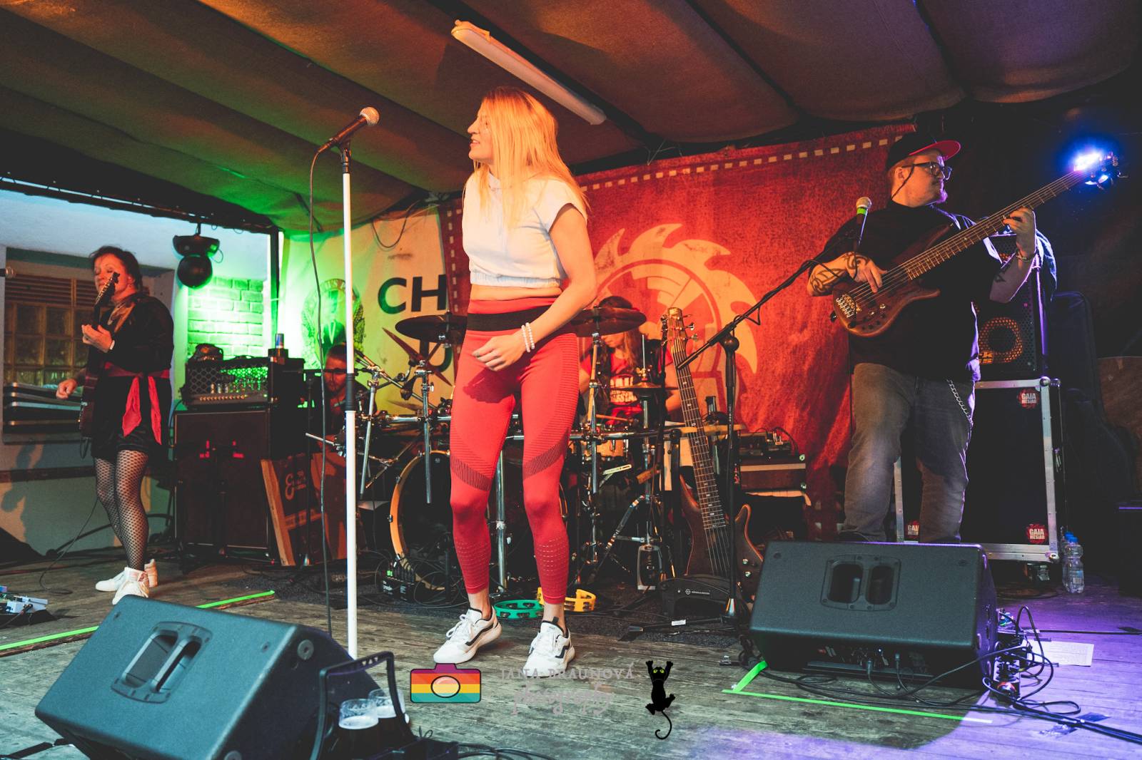 Gaia Mesiah zavítala do Plzně, odehrála energickou a divokou show