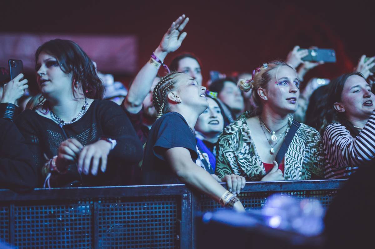 Mod Sun, Ashnikko, ale také The Silver Spoons. Takový byl druhý den Rock for People