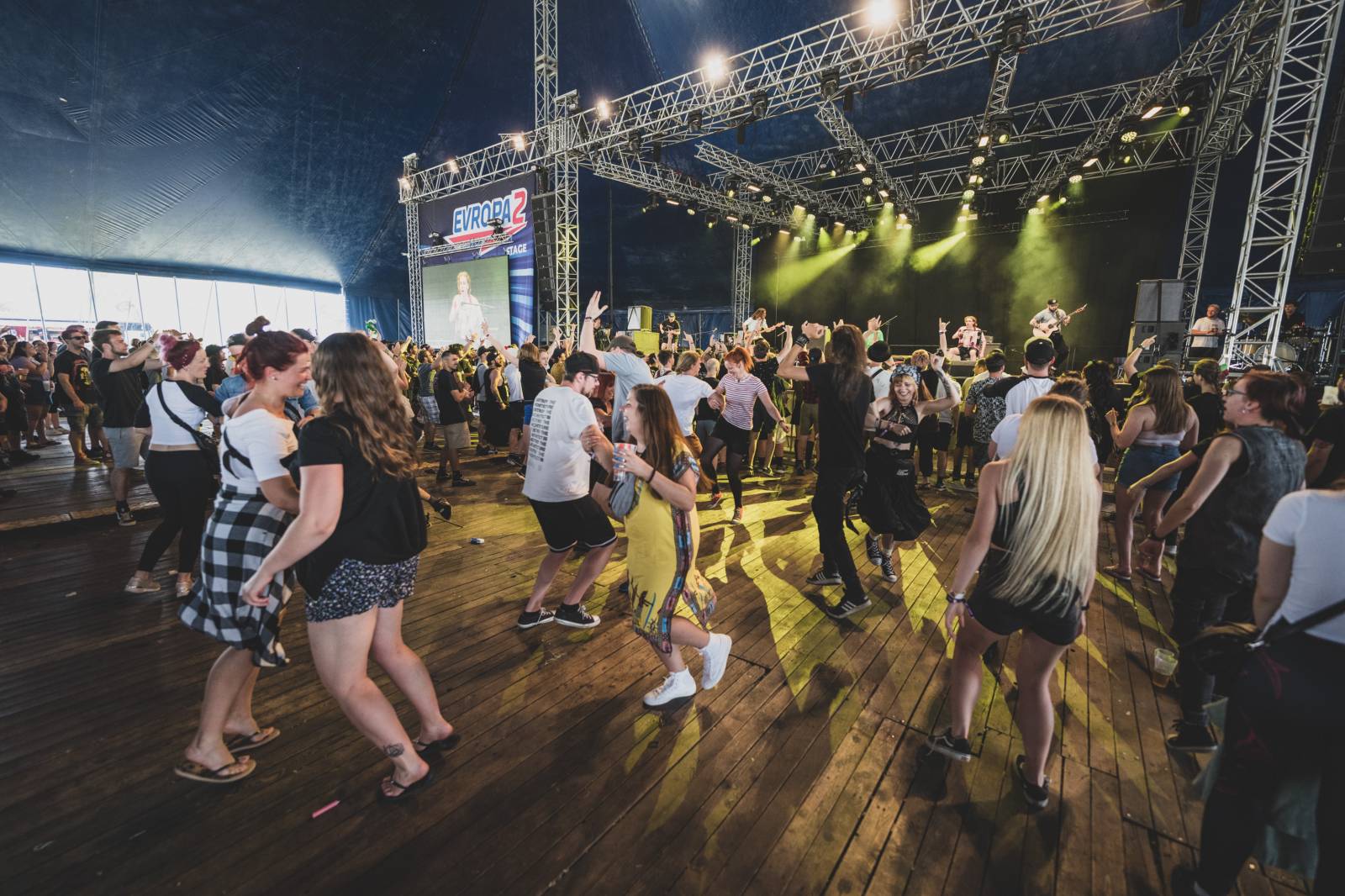 Třetí den Rock for People měl dva headlinery. Po The 1975 se do této role pasovali i Papa Roach