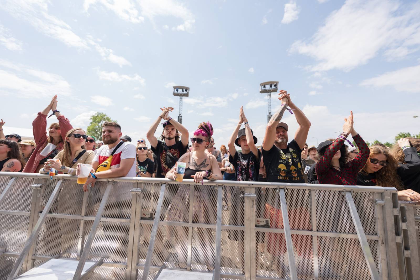 Třetí den Rock for People měl dva headlinery. Po The 1975 se do této role pasovali i Papa Roach