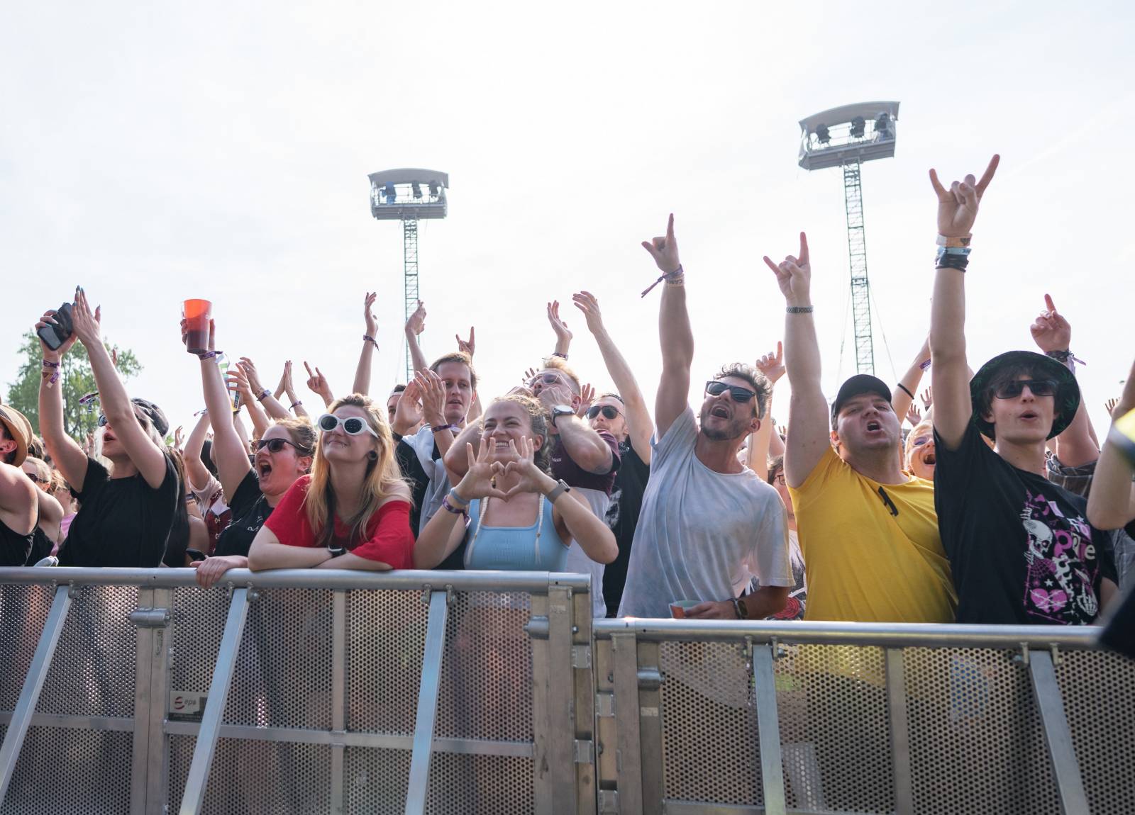 Třetí den Rock for People měl dva headlinery. Po The 1975 se do této role pasovali i Papa Roach