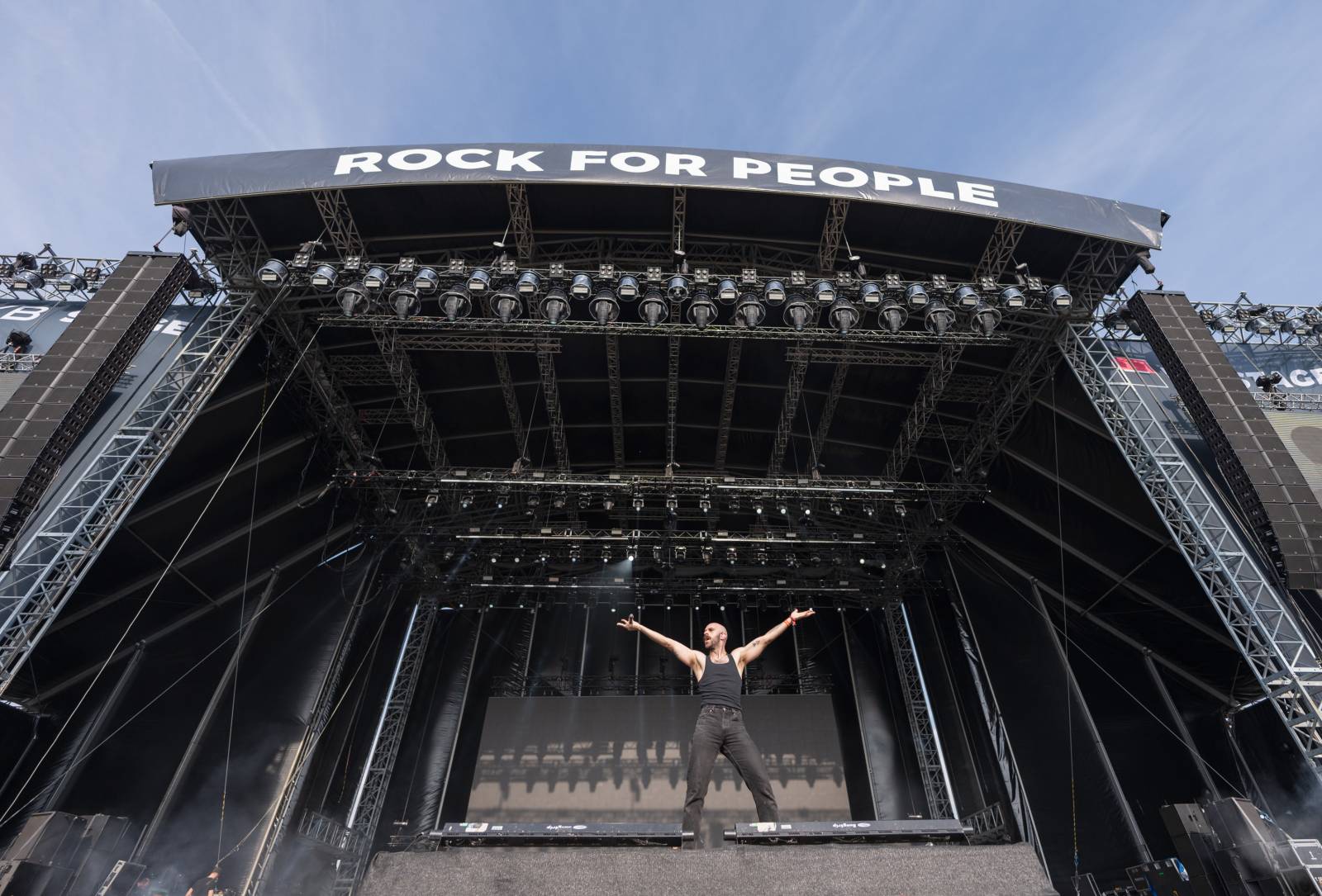 Třetí den Rock for People měl dva headlinery. Po The 1975 se do této role pasovali i Papa Roach