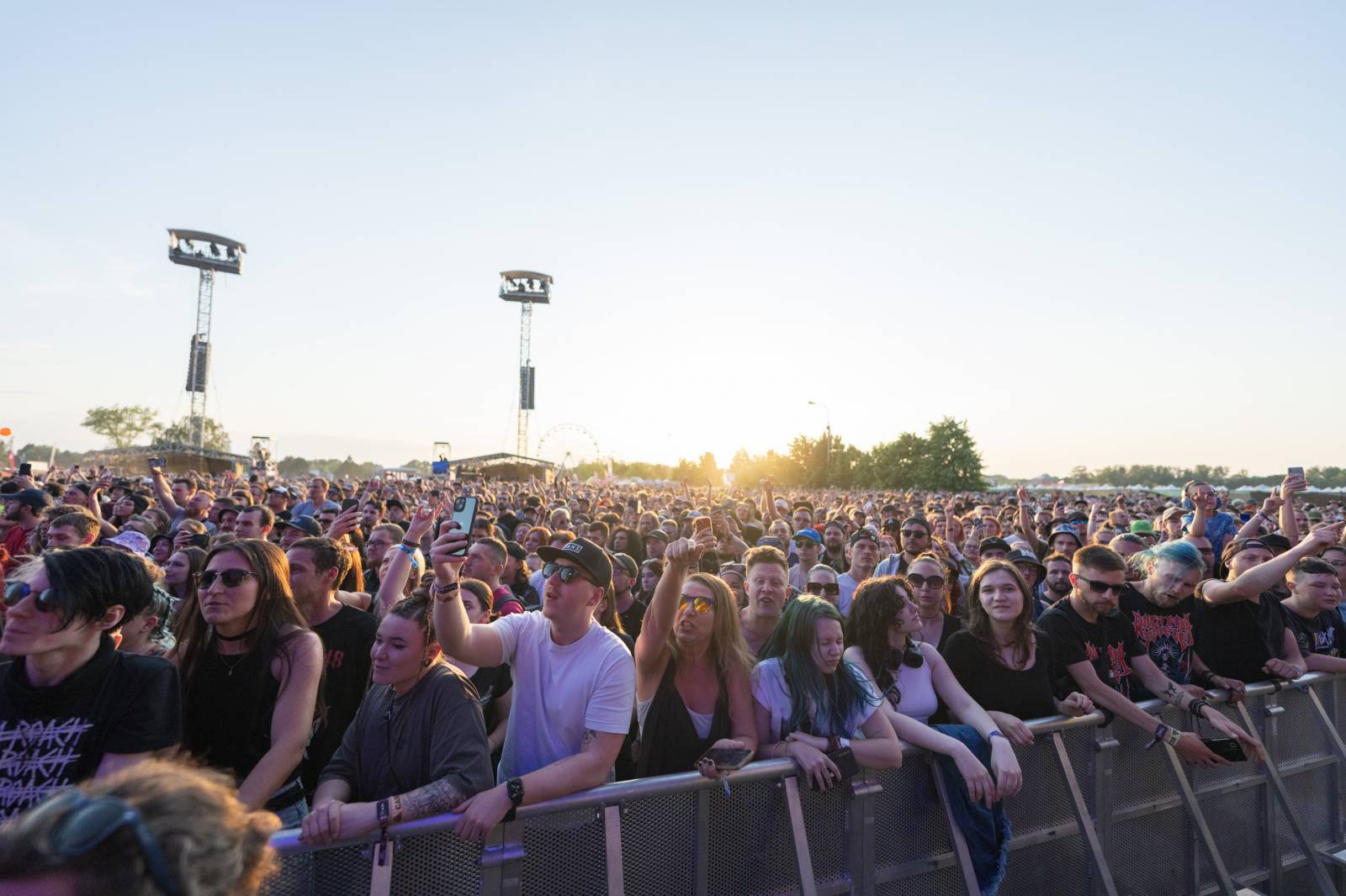Třetí den Rock for People měl dva headlinery. Po The 1975 se do této role pasovali i Papa Roach