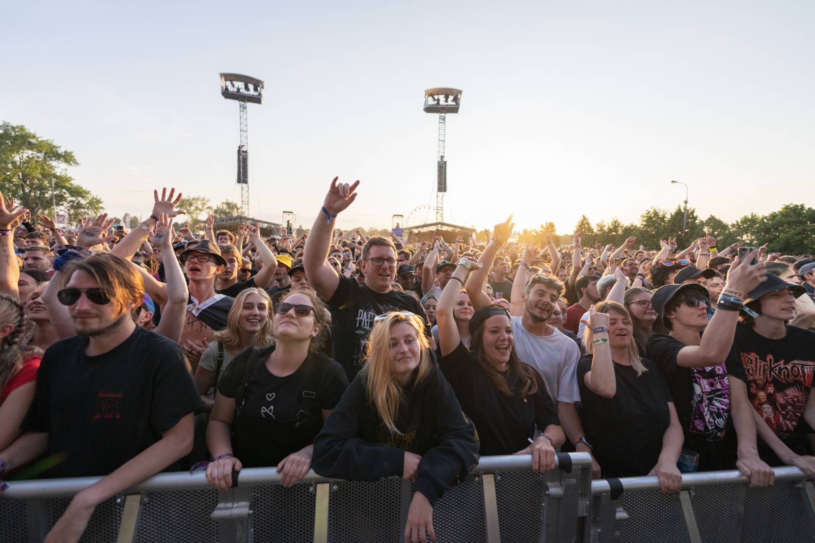 Třetí den Rock for People měl dva headlinery. Po The 1975 se do této role pasovali i Papa Roach