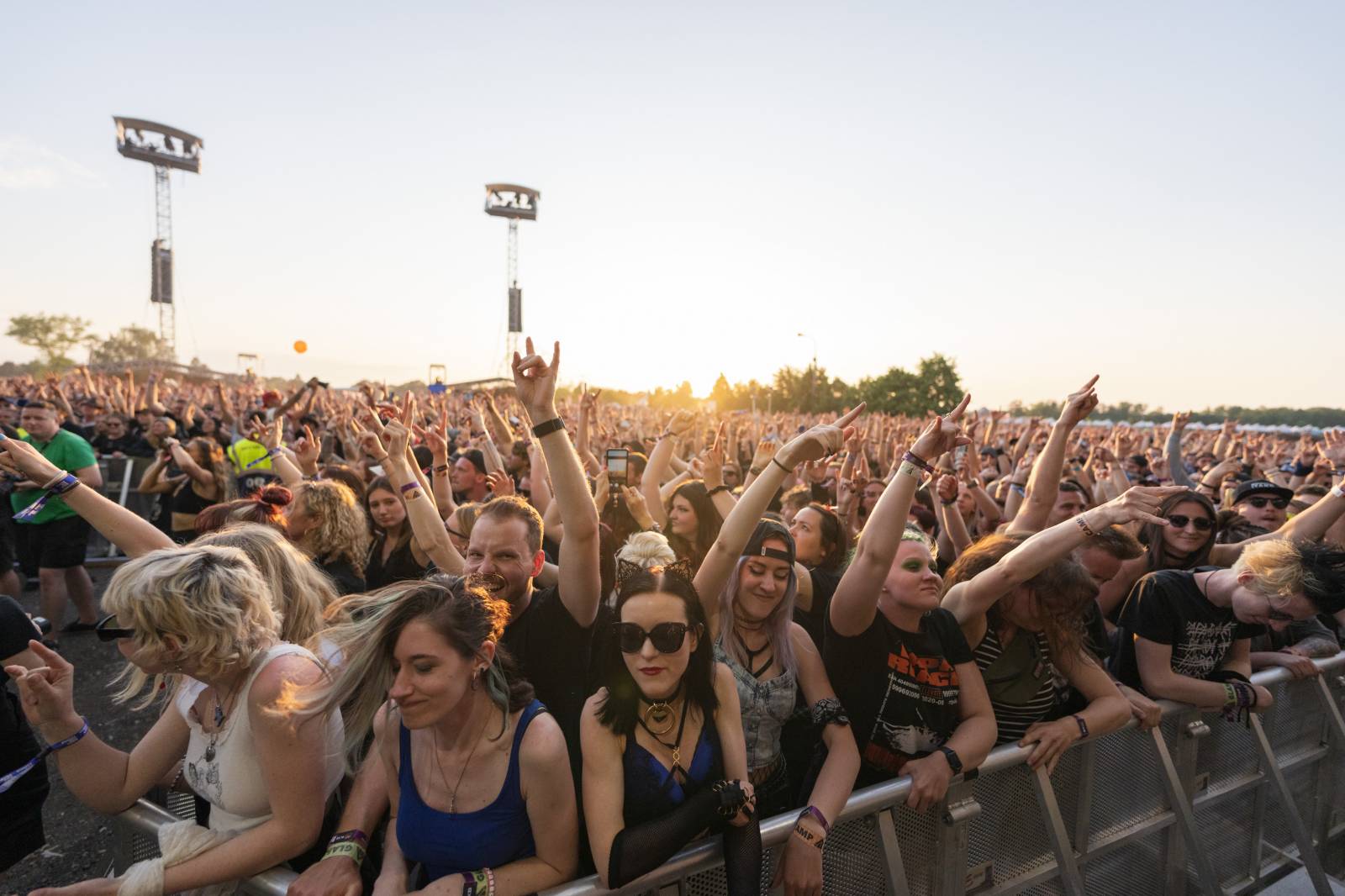 Třetí den Rock for People měl dva headlinery. Po The 1975 se do této role pasovali i Papa Roach