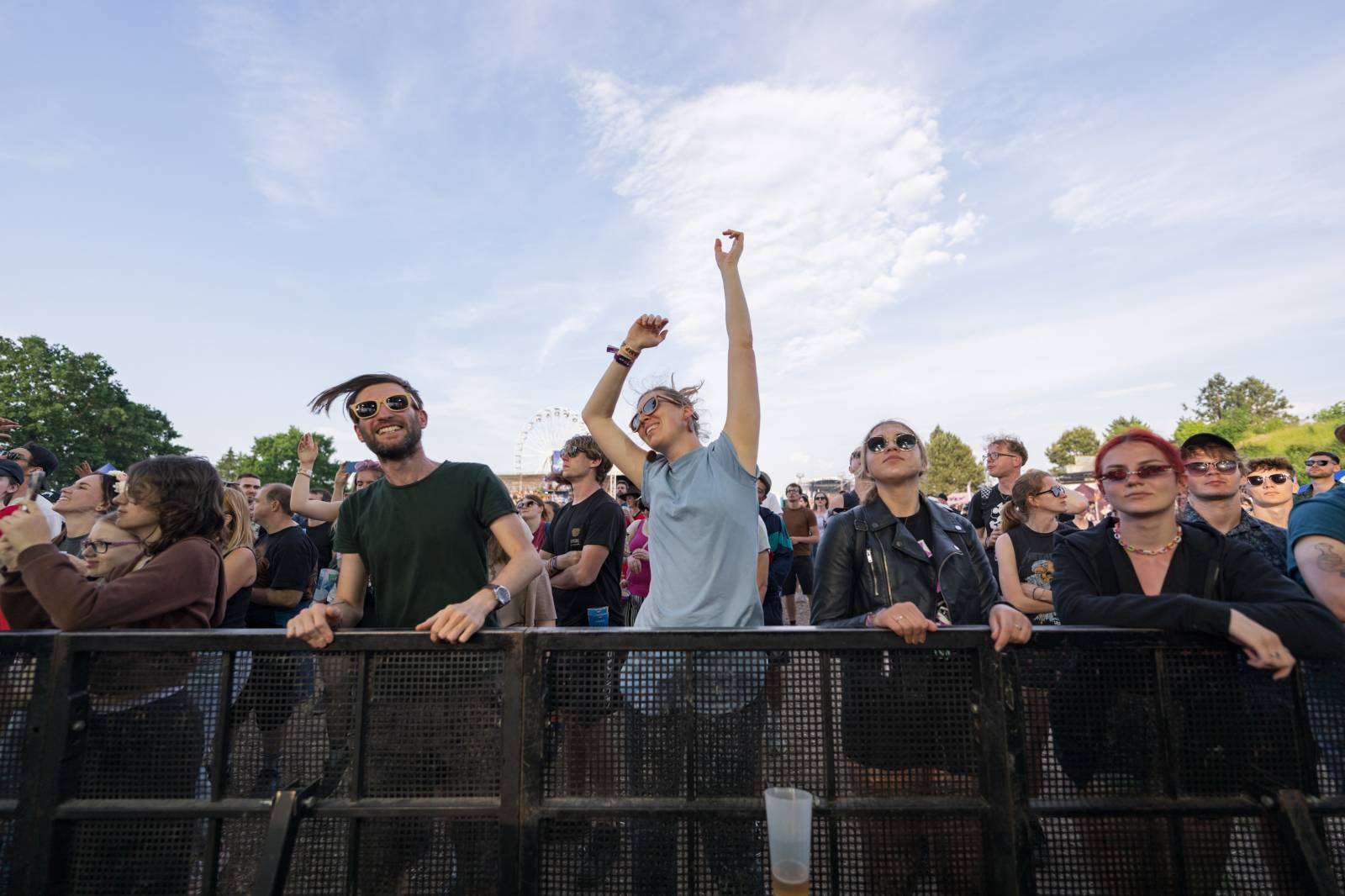 Třetí den Rock for People měl dva headlinery. Po The 1975 se do této role pasovali i Papa Roach