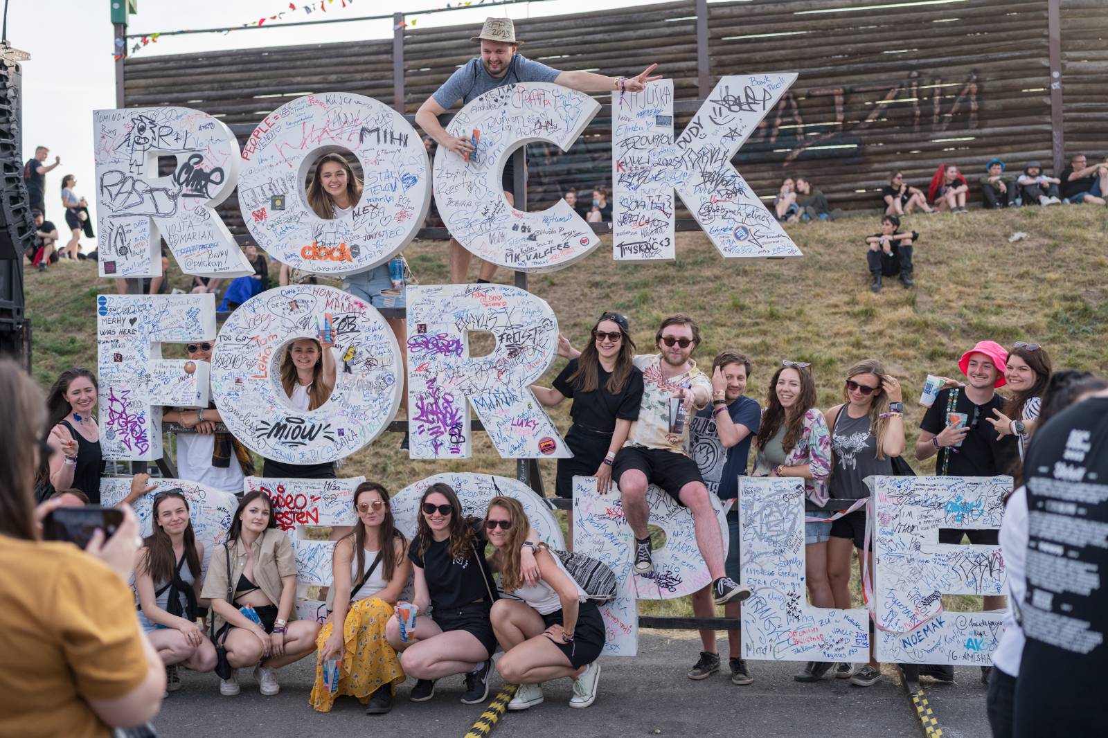 Třetí den Rock for People měl dva headlinery. Po The 1975 se do této role pasovali i Papa Roach