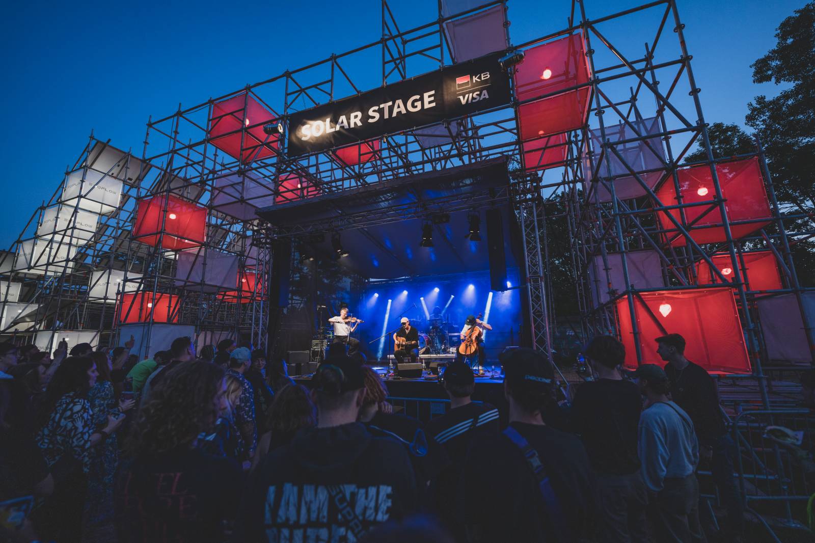 Třetí den Rock for People měl dva headlinery. Po The 1975 se do této role pasovali i Papa Roach