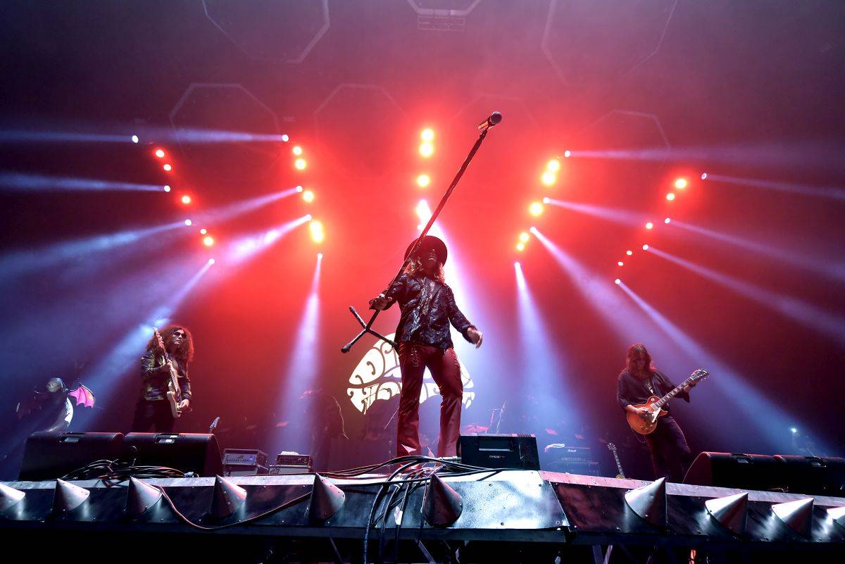 Kiss se v pražské O2 areně velkolepě loučili s českými fanoušky