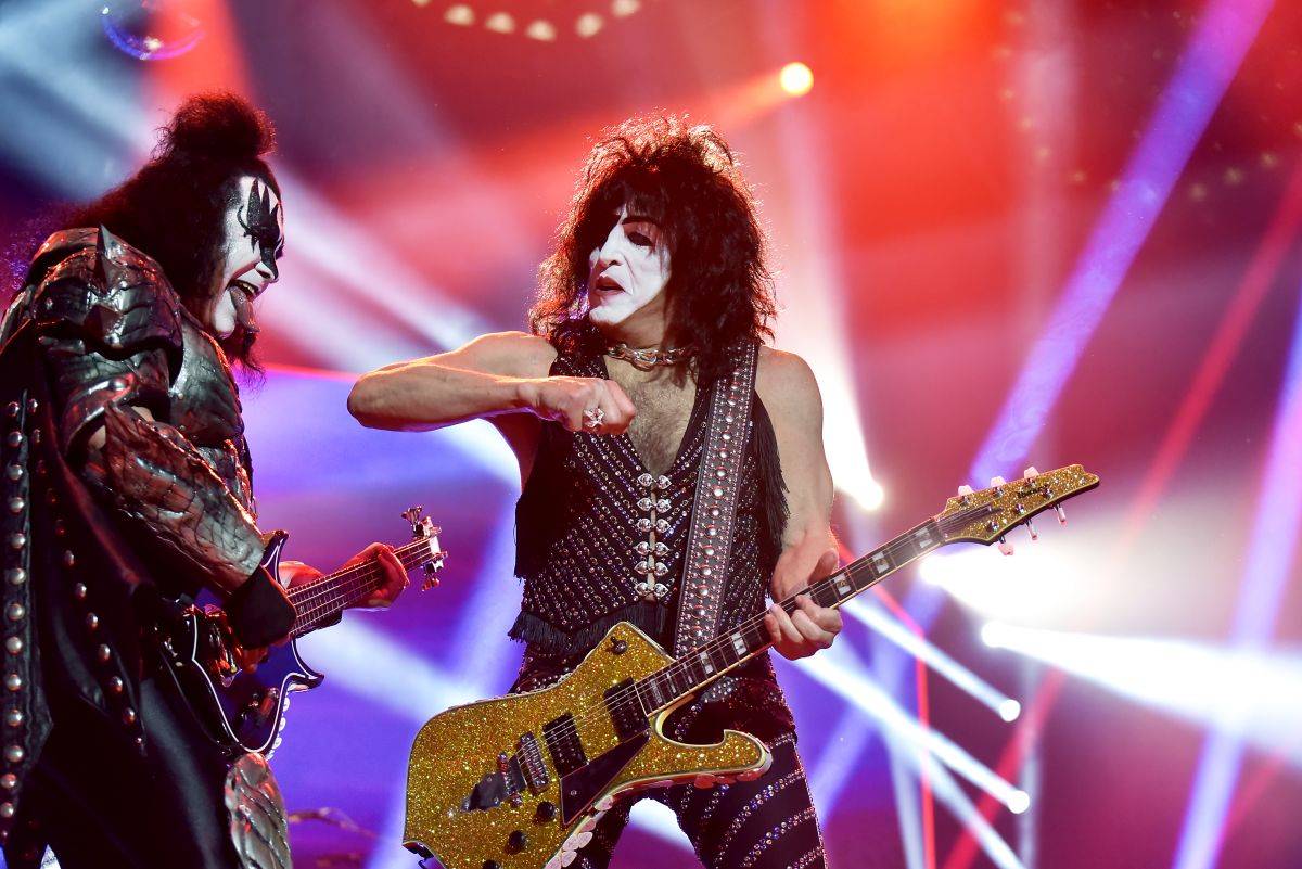 Kiss se v pražské O2 areně velkolepě loučili s českými fanoušky