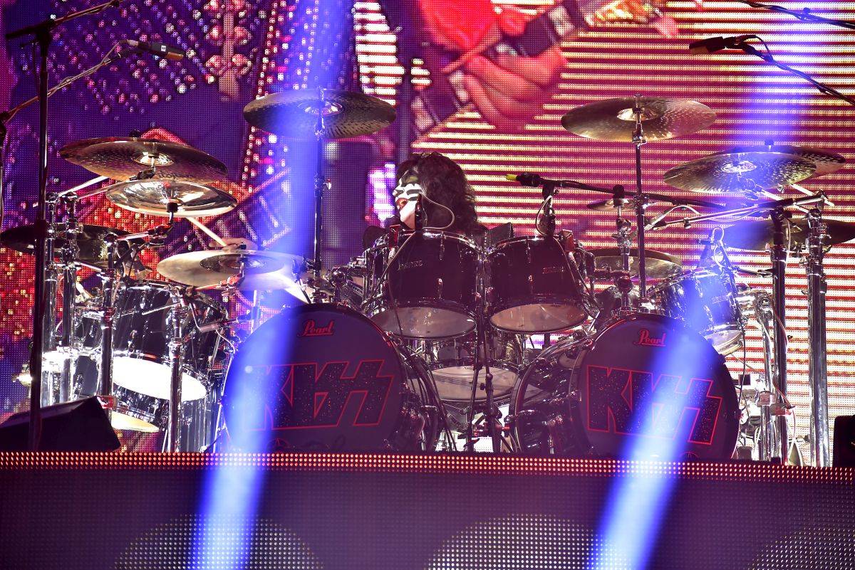 Kiss se v pražské O2 areně velkolepě loučili s českými fanoušky