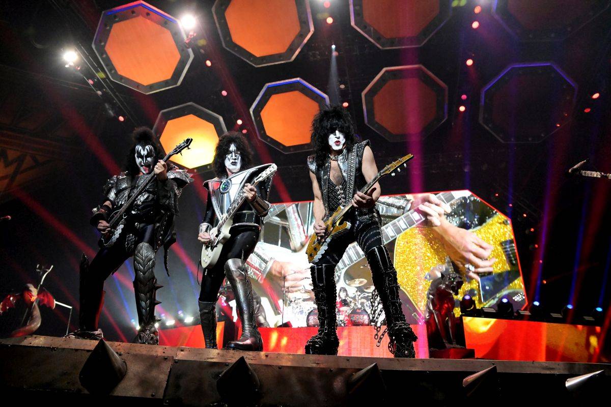 Kiss se v pražské O2 areně velkolepě loučili s českými fanoušky