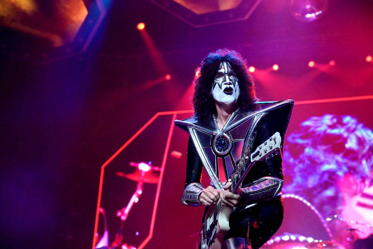 Kiss se v pražské O2 areně velkolepě loučili s českými fanoušky