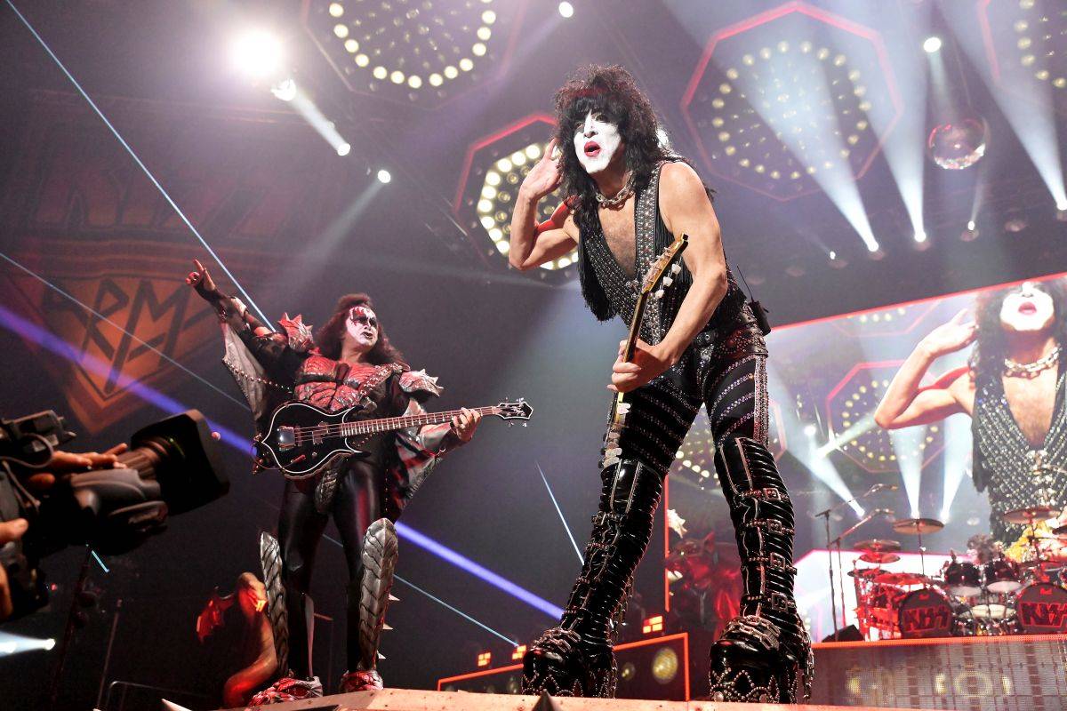 Kiss se v pražské O2 areně velkolepě loučili s českými fanoušky