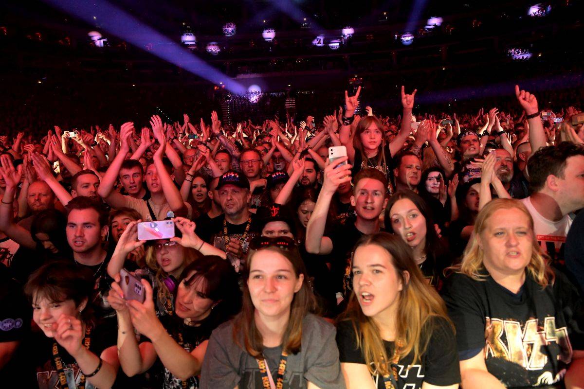 Kiss se v pražské O2 areně velkolepě loučili s českými fanoušky