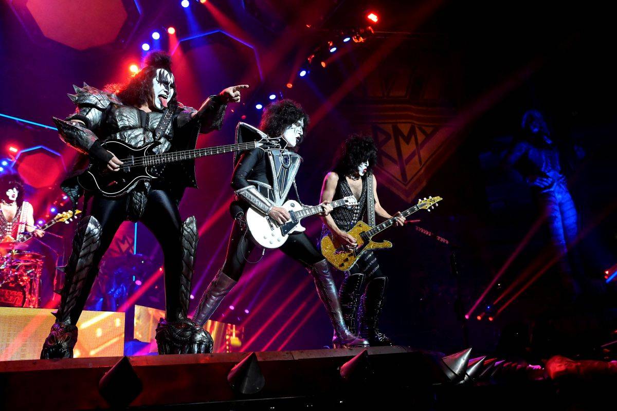 Kiss se v pražské O2 areně velkolepě loučili s českými fanoušky