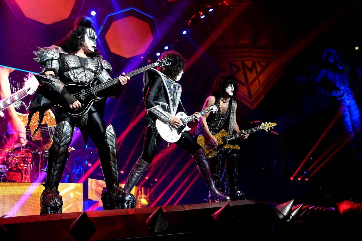 Kiss se v pražské O2 areně velkolepě loučili s českými fanoušky