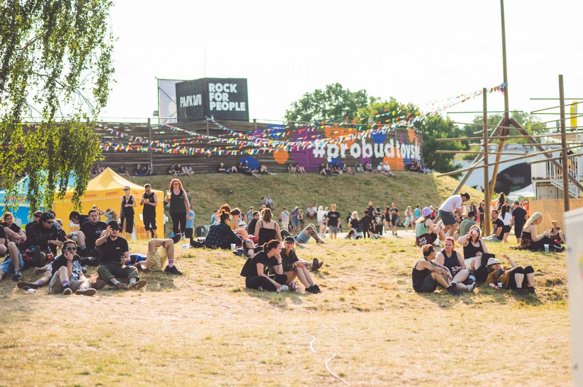 Čtvrtý den na Rock for People vystoupili Ben Cristovao i Tata Bojs