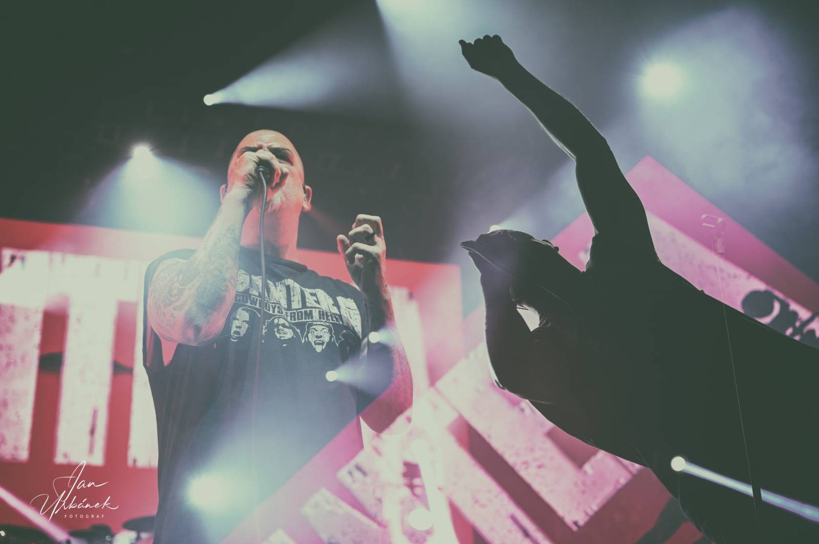 Metaloví nadšenci zamířili do O2 areny. Pantera předvedla strhující show