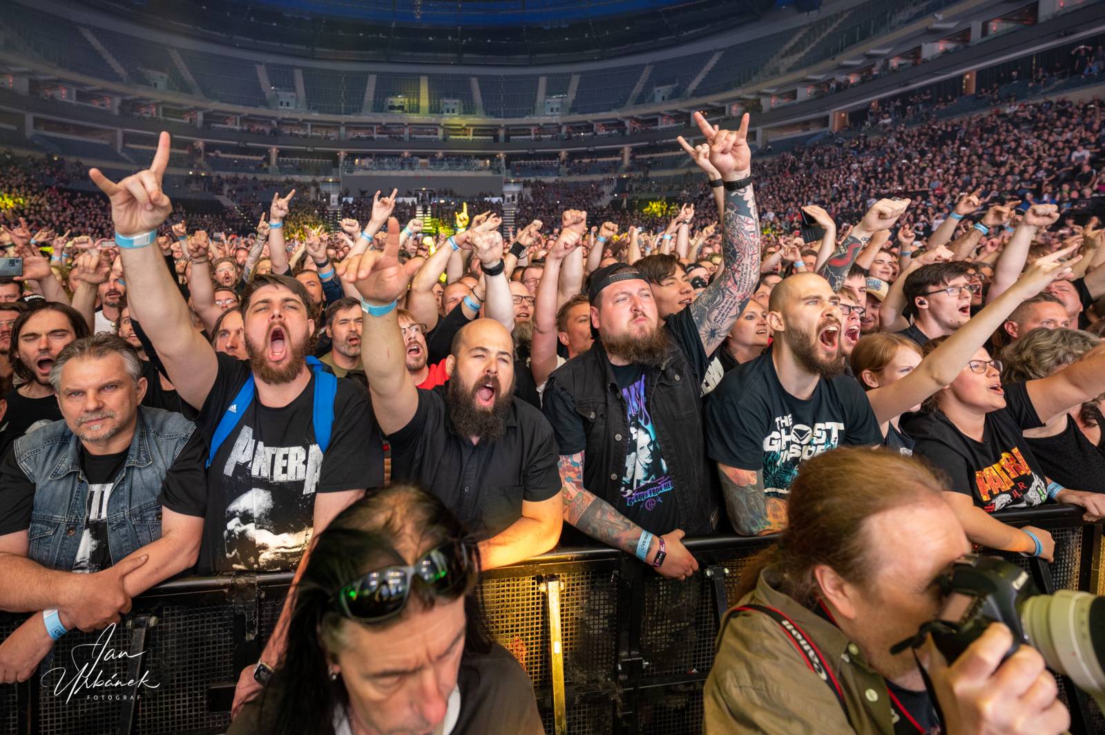 Metaloví nadšenci zamířili do O2 areny. Pantera předvedla strhující show