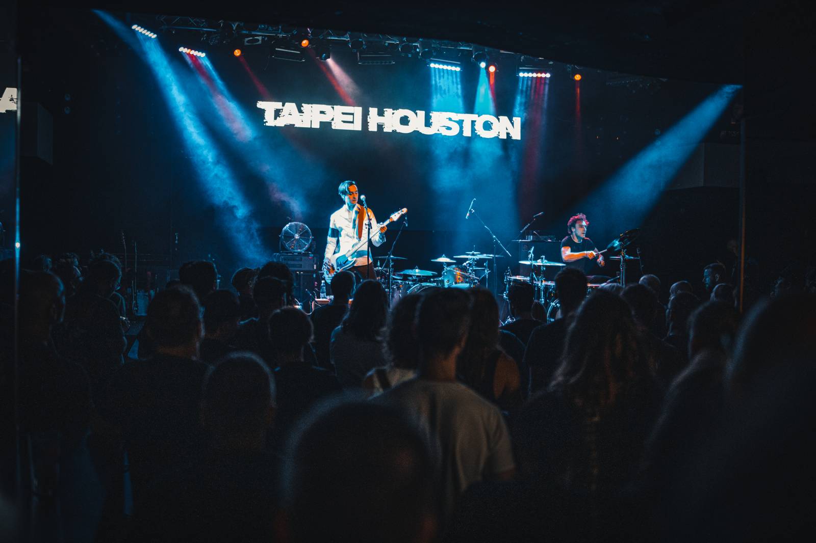 Ovlivnili grunge včetně Nirvany a Soundgarden. Nyní Melvins zavítali do Prahy