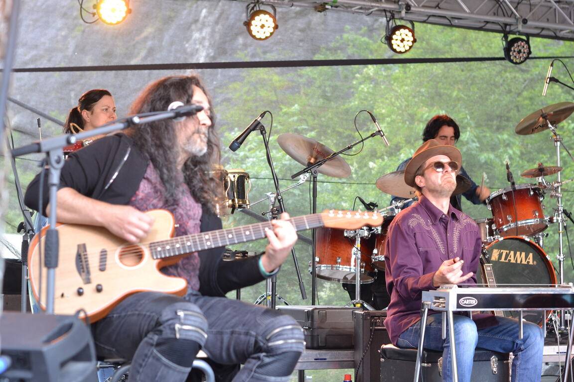 Velkou Amerikou zněly písně Kamila Střihavky, předskakoval mu Pan Lynx